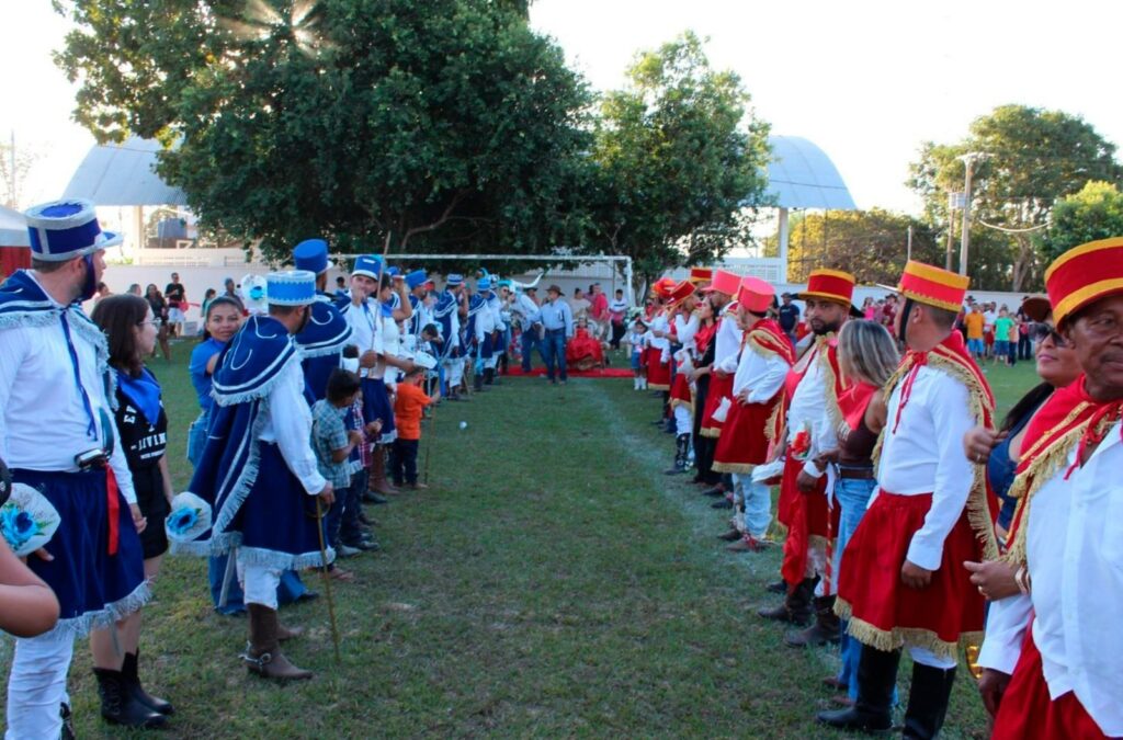 Governo de Goiás inclui Guarinos no Circuito das Cavalhadas em 2026 - encenação da batalha entremouros e cristãos