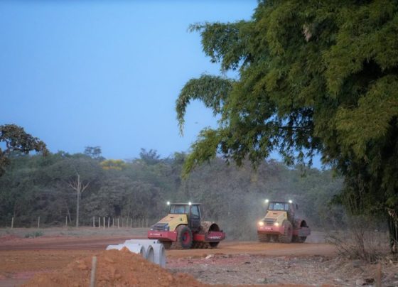 Assinada ordem de serviço para pavimentação da GO-469, entre Abadia de Goiás e Aragoiânia
