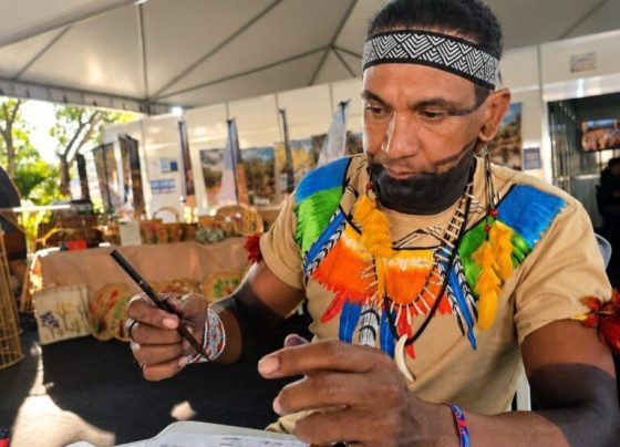 “Desenhando o Futuro” leva desenhos do público às fachadas históricas da cidade de Goiás neste sábado