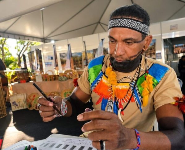 “Desenhando o Futuro” leva desenhos do público às fachadas históricas da cidade de Goiás neste sábado