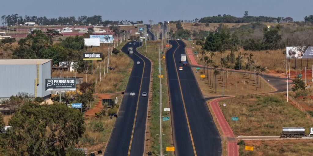 Governo de Goiás inicia restauração de novo trecho da GO-020 no período noturno